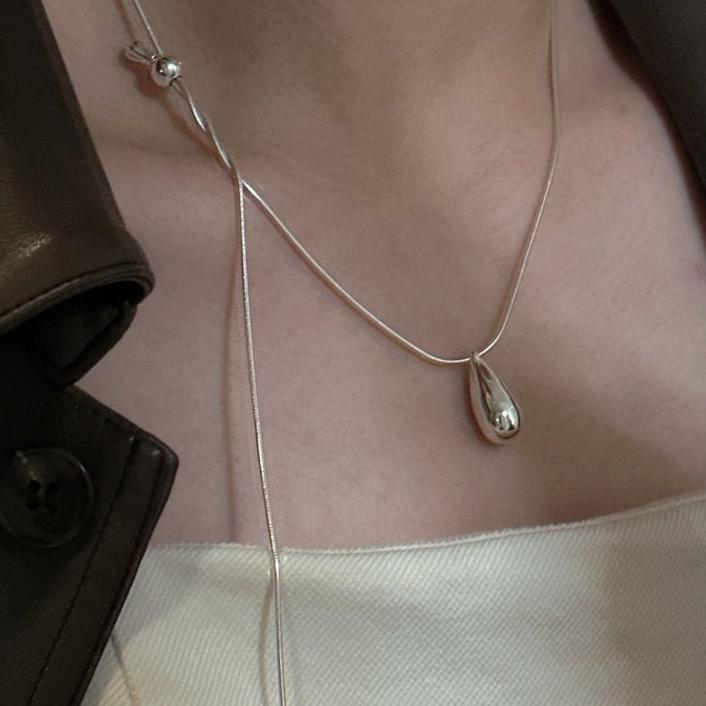 Silver Pull Up Water Drop Necklace