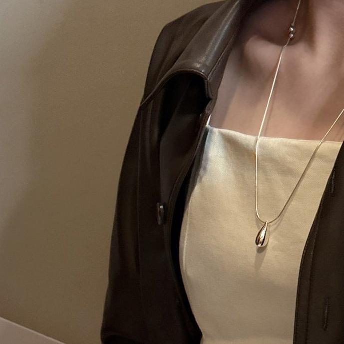 Silver Pull Up Water Drop Necklace